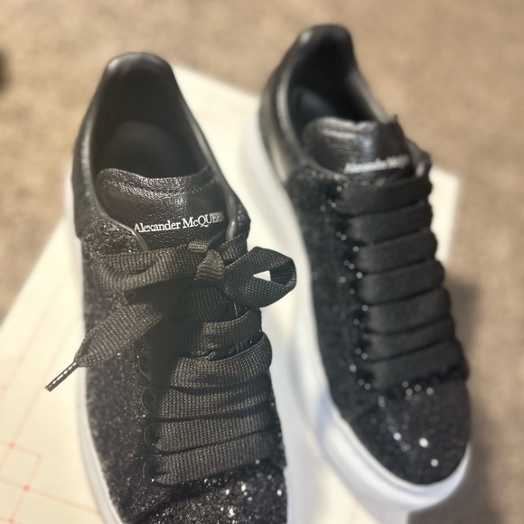 Alexander McQueen Oversized Black Glitter
(Women's) - Picture 2 of 9